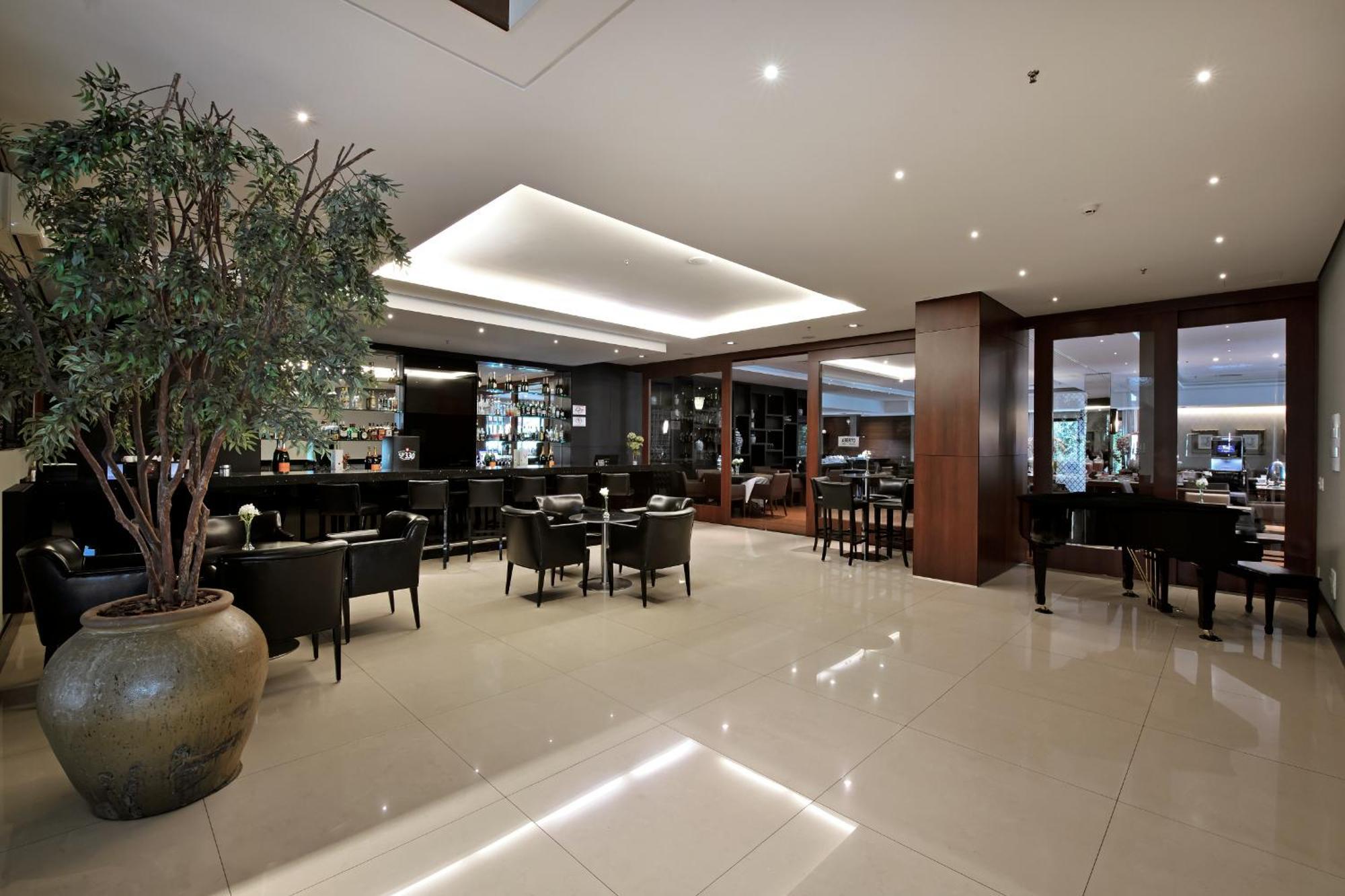 Hotel Mont Blanc Premium Ribeirão Preto Exteriér fotografie The interior of the lounge