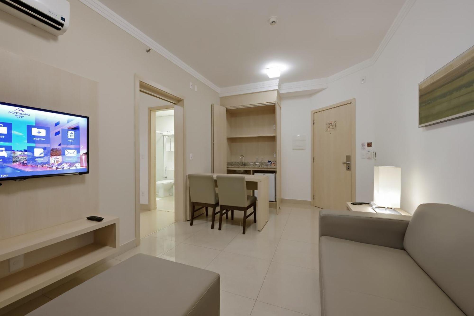 Hotel Mont Blanc Premium Ribeirão Preto Pokoj fotografie A typical apartment